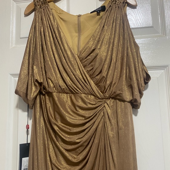 Glamorous Gold Long Sleeve Dress - Picture 4 of 11